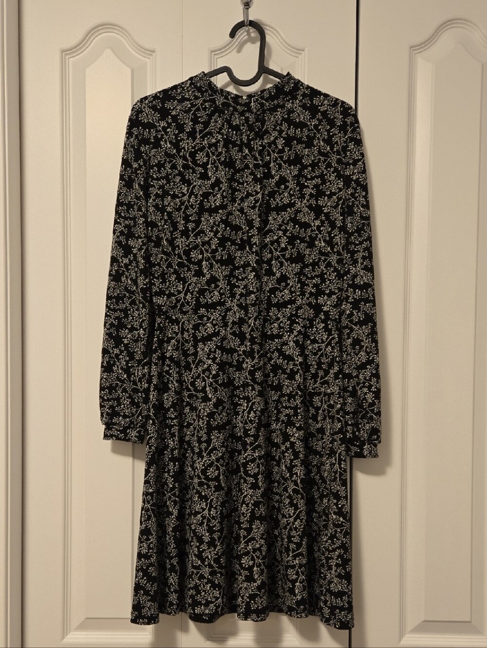 H&M Black Floral Long-Sleeve Dress